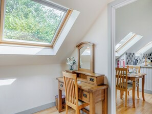 Dining - 1 bedroom accommodation in Cynghordy, near Llandovery (Cynghordy, near Llandovery)