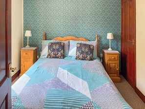 3 bedrooms, WiFi (free), bed sheets