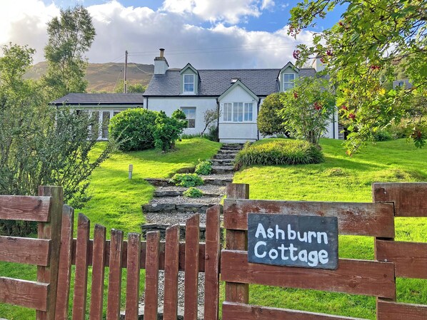 Unclassified image, 1 of 17, button - 3 bedroom accommodation in Allt Na Subh, By Dornie (Allt Na Subh, By Dornie)