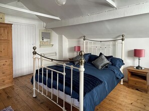 2 bedrooms, free WiFi, bed sheets - The Cottage at Stanley Villa (Southport)