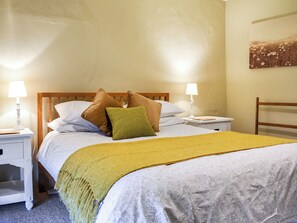 2 bedrooms, free WiFi, bed sheets - 2 bedroom accommodation in North Chideock, near Bridport (North Chideock, near Bridport)
