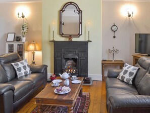 TV - A period cottage within a short walk of Alnwick town centre. (Alnwick)