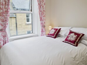 2 bedrooms, free WiFi, bed sheets - A period cottage within a short walk of Alnwick town centre. (Alnwick)