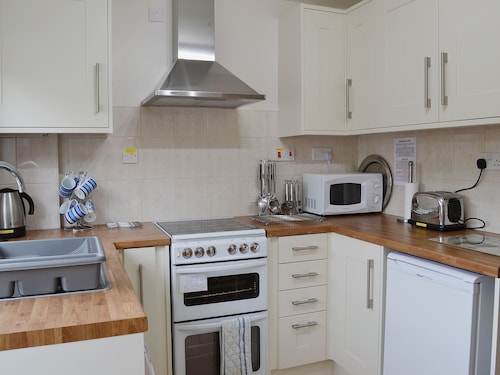 2 bedroom accommodation in Hopton-on-Sea, near Great Yarmouth