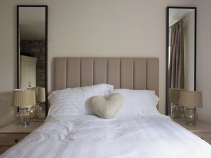 2 عدّة غرف نوم وواي فاي مجانًا وملاءات أسرّة