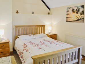 5 bedrooms, free WiFi, bed sheets