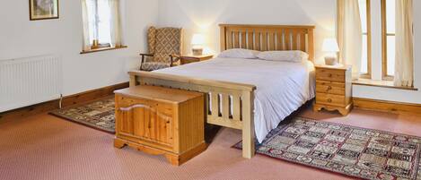 5 عدّة غرف نوم وواي فاي مجانًا وملاءات أسرّة