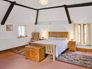 5 bedrooms, free WiFi, bed sheets