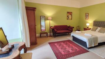 4 間睡房、免費 Wi-Fi、床單