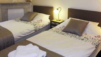 4 bedrooms, free WiFi, bed sheets