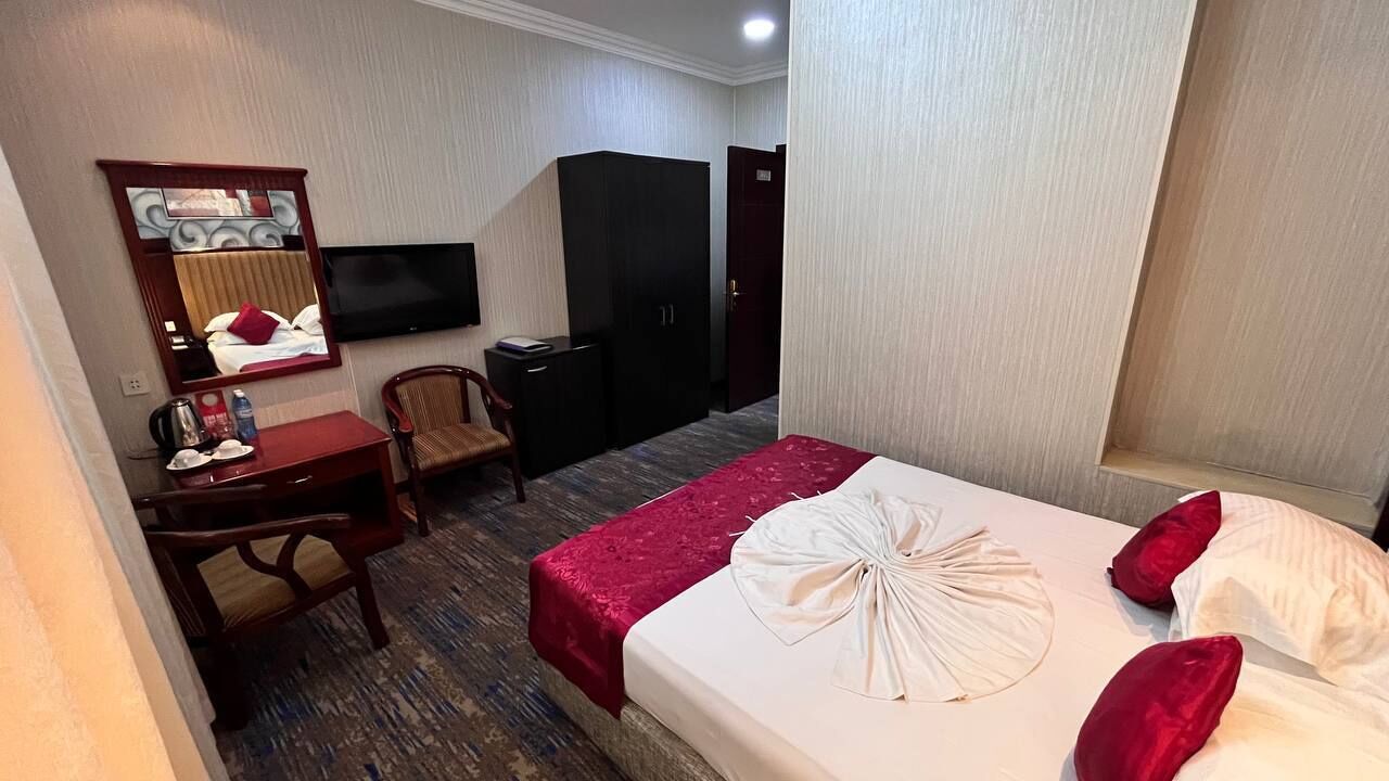 Photo - Royal Hotel