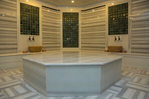 Fitness facility - Royal Hotel (Baku)