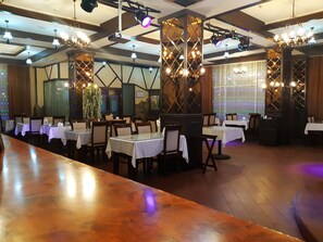 Restaurant - Royal Hotel (Baku)
