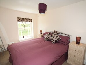 2 bedrooms, free WiFi, bed sheets - Somer Leyton Cottage (Hogsthorpe, near Chapel St Leonards)