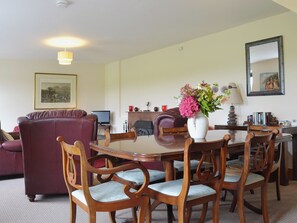 Dining - Rose Cottage - Beaufort Estate (Kiltarlity, near Beauly)