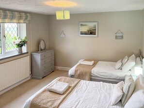 3 bedrooms, free WiFi, bed sheets
