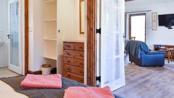 1 bedroom, free WiFi, bed sheets