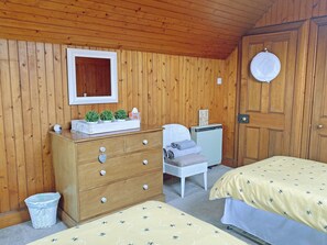 3 bedrooms, bed sheets