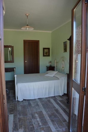 Standard Double or Twin Room, Garden View