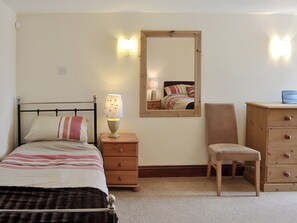 5 bedrooms, free WiFi, bed sheets
