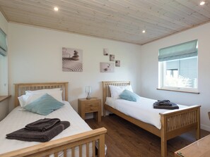 4 bedrooms, free WiFi, bed sheets