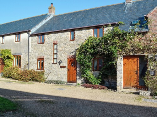 4 bedroom accommodation in Puncknowle, near Dorchester