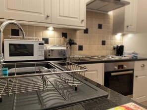 Oppvaskmaskin og fryser