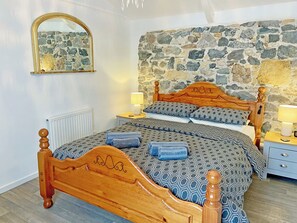 1 bedroom, free WiFi, bed sheets