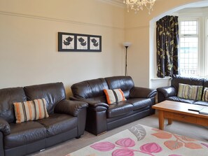 Living area - 8 bedroom accommodation in Filey (Filey)