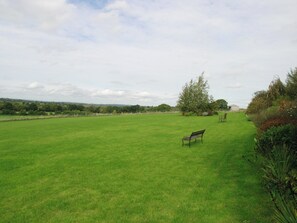Property grounds - 3 bedroom accommodation in Potterne, near Devizes (Potterne, near Devizes)