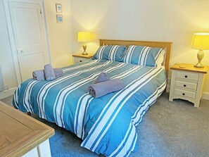 3 bedrooms, WiFi (free), bed sheets