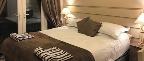 4 bedrooms, free WiFi, bed sheets