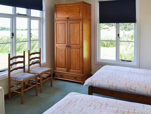 2 bedrooms, bed sheets