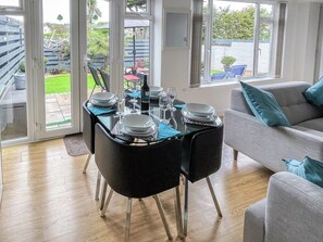 Interior - 2 bedroom accommodation in Porth, near Newquay (Porth, near Newquay)