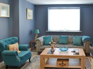 Fireplace - 5 bedroom accommodation in Alnmouth (Alnmouth)