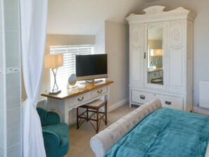 5 bedrooms, free WiFi, bed sheets - 5 bedroom accommodation in Alnmouth (Alnmouth)