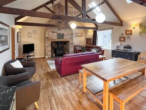Fireplace - 3 bedroom accommodation in Lowick near Berwick-upon-Tweed (Lowick near Berwick-upon-Tweed)