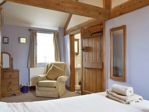 3 bedrooms, free WiFi, bed sheets - 3 bedroom accommodation in near Easingwold (near Easingwold)