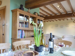 Dining - 3 bedroom accommodation in near Easingwold (near Easingwold)