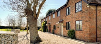 2 bedroom accommodation in Addlethorpe