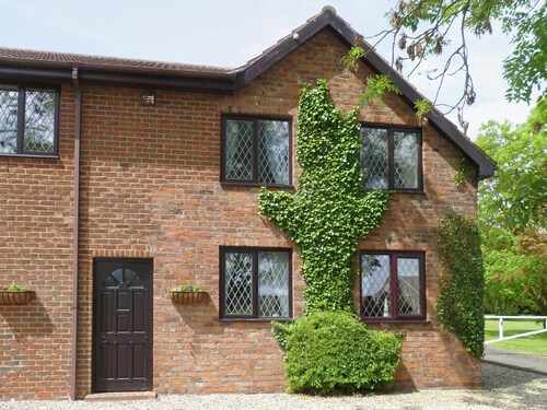 2 bedroom accommodation in Addlethorpe