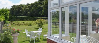 2 bedroom accommodation in Thorpe Market