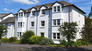 Unclassified image, 3 of 14, button - An attractive luxurious ground floor apartment in the centre of Keswick. (Keswick)