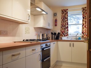 Dishwasher - An attractive luxurious ground floor apartment in the centre of Keswick. (Keswick)