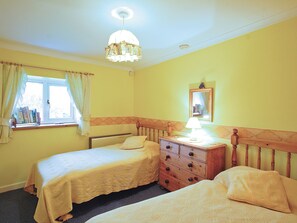 4 bedrooms, free WiFi, bed sheets