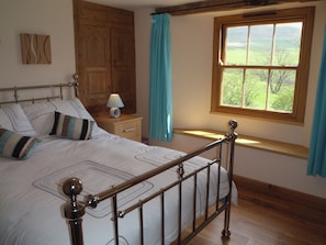 5 bedrooms, free WiFi, bed sheets