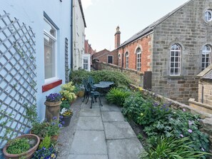 Outdoor dining - 3 bedroom accommodation in Staithes, near Whitby (Staithes, near Whitby)