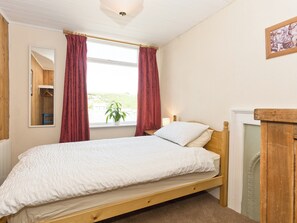 3 bedrooms, free WiFi, bed sheets