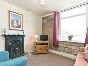 Fireplace - 3 bedroom accommodation in Staithes, near Whitby (Staithes, near Whitby)