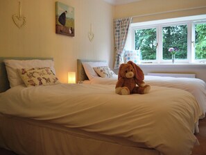 2 多间卧室、免费 WiFi、床单